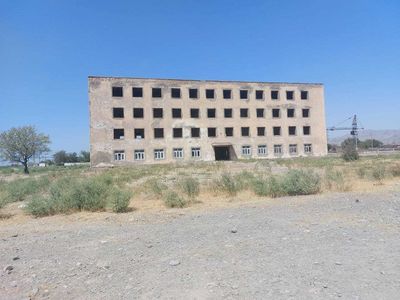 Продается земельный участок 4 га в Бекабаде