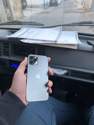 Iphone 12 pro yomkost 82 chotki