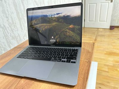 Apple MacBook Air 13 2020 m1 8/256 gb 118 циклов