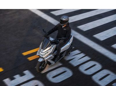 CFMOTO 150SC скутер 150 кубов ABS EFI с гарантией