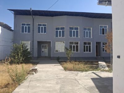 Оқ уйда, срочно сотилади Ер хисобида