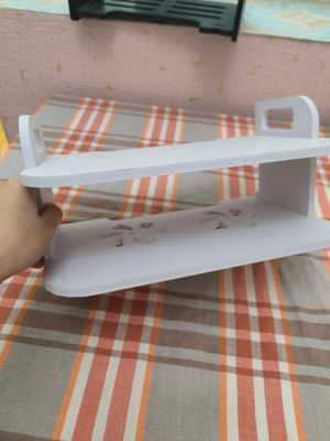 Белая подвесная полочка