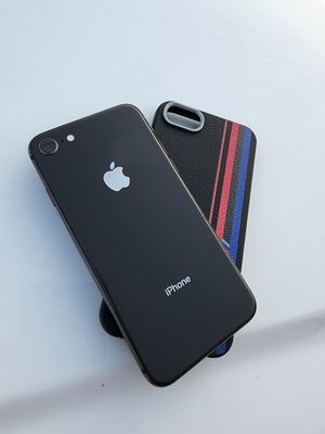 Iphone 8 64gb xolati rasmda