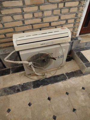 кондиционер 12 сотилади б/у LG срочно арзон