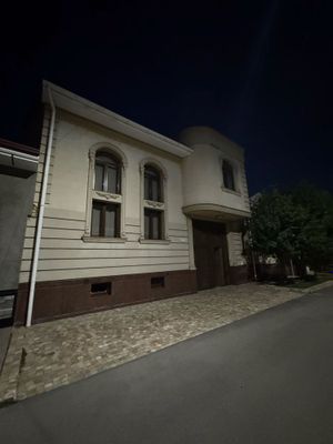 Срочно сдается шикарный участок 5.5 соток 10 комнат Казы Махалля Минор