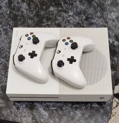Продается Xbox one S