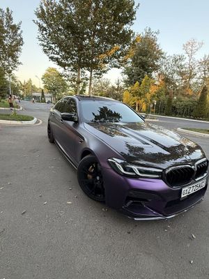 BMW M550i 2023 yil 42.000km yurgan stage 2+ da +-700ot kuchi
