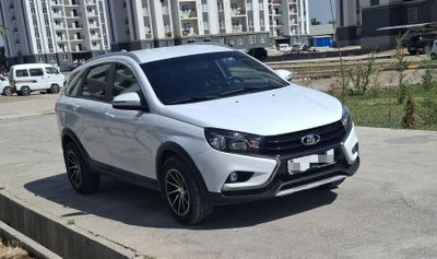 Sotiladi LADA VESTA SW CROSS, 2022 yil.
