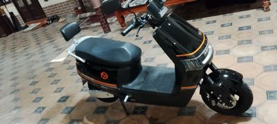 Skuter yangi 6ta 34 amperli akumlyatori bor uzoqroq yuradi