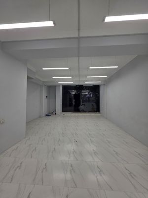 ПРОДАЁТСЯ помещение Яшнабадский район Куйлюк-3 Цена 80 000$ торг Не ж