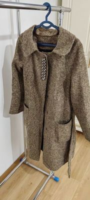 Каричновий палто