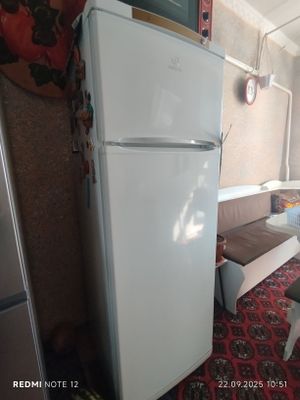 Индезит холодильник 165см