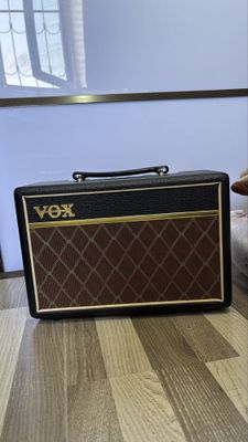 Усилитель для электрогитары; VOX