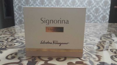 Salvatore Fe rragamo Signorina италия