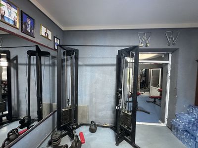 Trenajor Krosover va olimpiyskiy shtanga toshlari bilan sotiladi