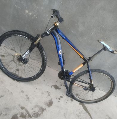 Velosiped sotiladi 26