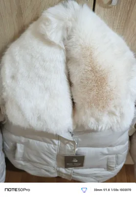 qishgi qalin kurtka yangi kiyilmagan oq rang