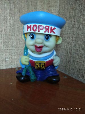 Резиновая игрушка моряк