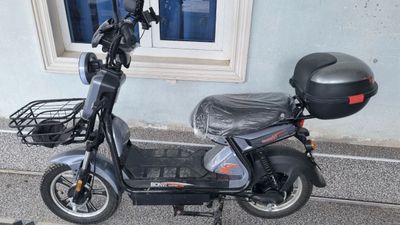 Skuter sotiladi 6 tali batareya