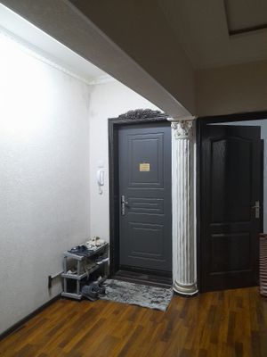 Яккасарой туманида 5 хонали квартира ижарага берилади