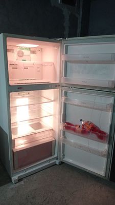 Продается холодильник Лж LG