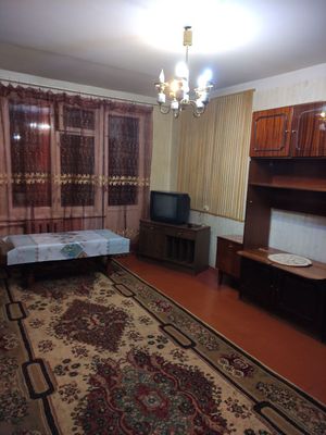 Чиланзар-25 2ком. Напротив кафе алмаз