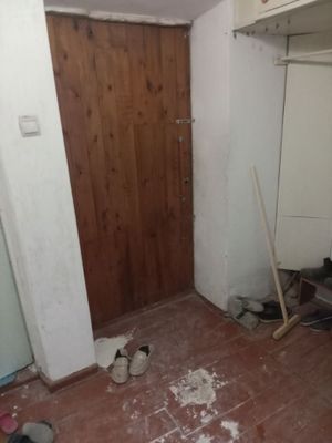 Сдаю квартира трёхкомнатную ахмат-ясави Свердлов напротив мерсиян