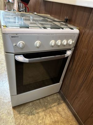 Газ плита Beko в рабочем состоянии