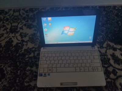 Asus Netbuk sotiladi, 250 GB xotira, 2 GB Ddr3 azu, Zaryad ushleydi