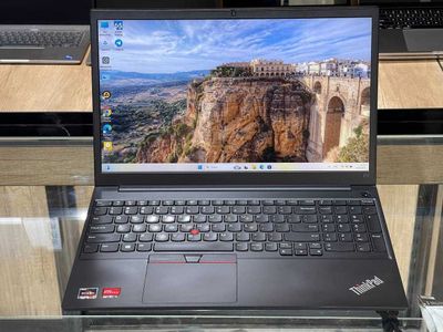 Lenovo ThinkPad E15 Gen 2 Ryzen 7-4700U ram 8 ssd 256