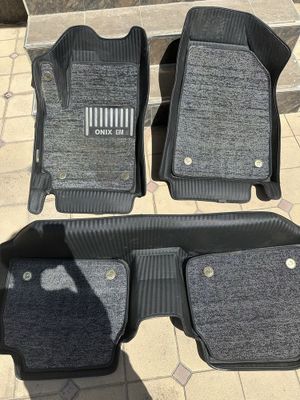 Продам полики для Оникса. В отличном состоянии