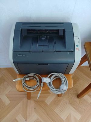 Продаю принтер HP LaserJet 1010