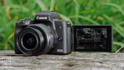 Срочно продам Canon M50 Mark ii, состояние: почти новое