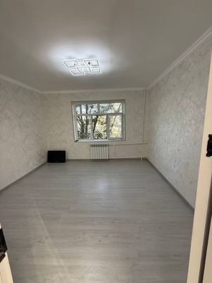 Продаётся 1 комнатная Чиланзар 8 Галерейка