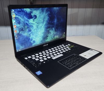 Asus laptop notebook sotiladi!