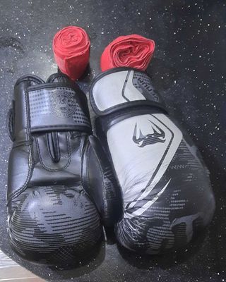 Продам боксерские перчатки