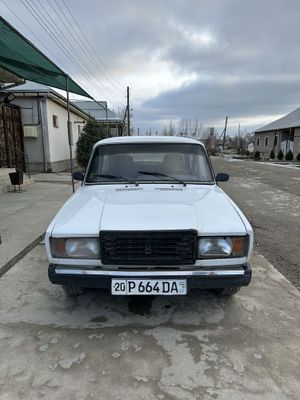 Lada 2107 sotuvda