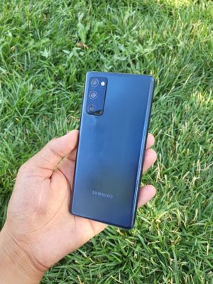 Samsung Galaxy S20FE 5G holati yaxshi