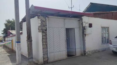 Гиждувон шахар Дегрезон кучасида жойлашган 2-сотихли ховли сотилади
