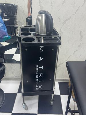 Salon uchun yordamchi stol
