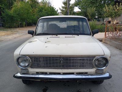 Сотилади ваз 21011
