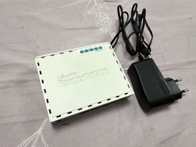 Маршрутизатор - MikroTik hEX RB750Gr3