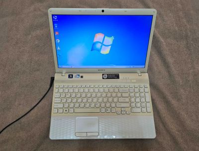Продам Sony VAIO (vpceh, 320gb, 4gb ddr3, intel b960 2.2ghz)