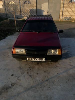 Vaz 2108 sotiladi