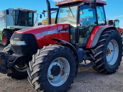 Колесный трактор Case IH MXM140