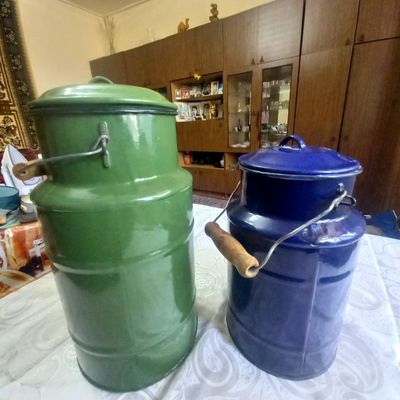 Продаются эмалированные бидоны
