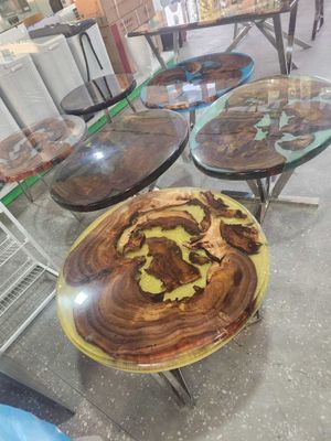 столы из эпоксидной смолы и натурального дерева