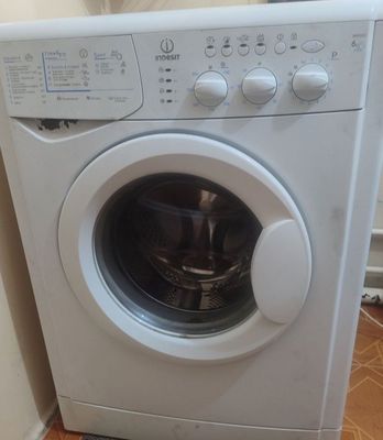 Продается стиральная машина Indesit