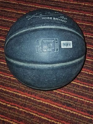 Продается баскетбольный мяч Spalding с подписью