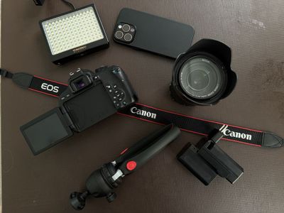 Canon eos 800d sotiladi 18-135 obyektivi bilan